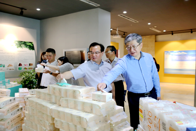 2019年 5月22日，時(shí)任浙江省社會(huì)組織綜合黨委專職副書記、省民政廳社會(huì)組織管理局局長(zhǎng)蔡國華蒞臨景興紙業(yè)調(diào)研企業(yè)發(fā)展情況和黨建工作