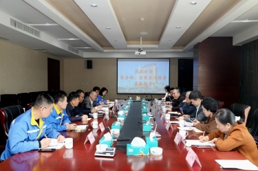 商務部駐杭特辦特派員劉福學攜浙江省商務廳黨組成員、總經濟師朱軍一行蒞臨景興紙業(yè)考察調研